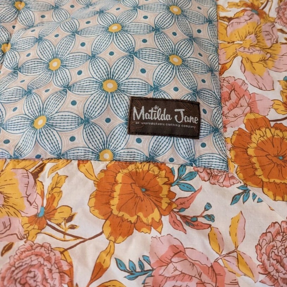 Matilda Jane Floral Quilt with Blue and Orange Accents